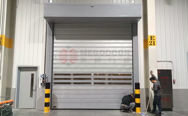 智能涡轮驱动硬质快速门:自动感应,极速响应插图 智能涡轮驱动硬质快速门:自动感应,极速响应插图