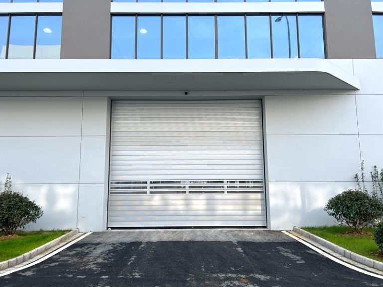 硬质快速门 | 工业空间效率的新标杆缩略图 硬质快速门 | 工业空间效率的新标杆缩略图