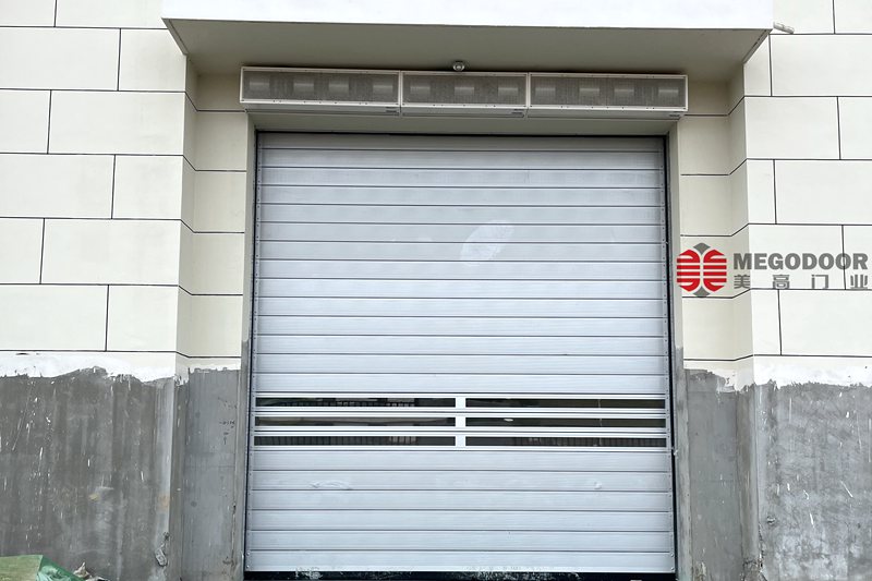 防盗铝合金门板硬质快速门:工业通道的理想选择插图1 防盗铝合金门板硬质快速门:工业通道的理想选择插图1